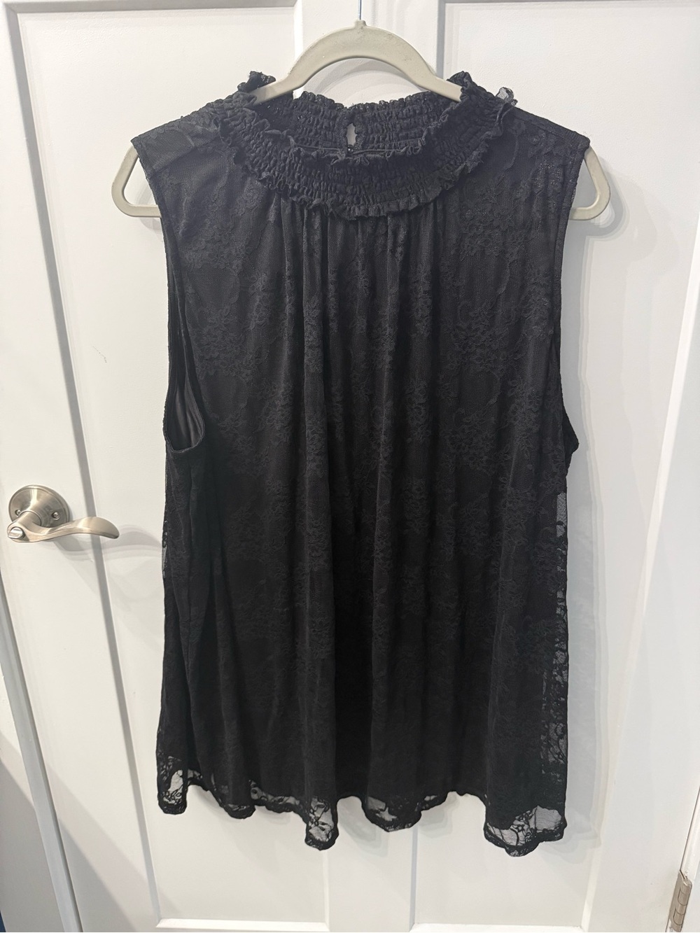 Black Lace Ruffle-Neck Sleeveless Camisole